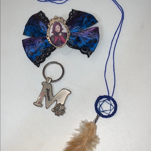 3 items Mal from descendants - Picture 1 of 2